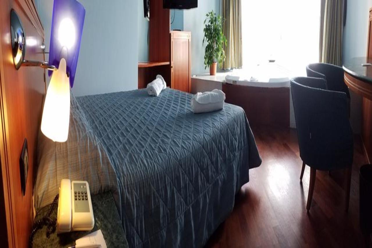 טרני Hotel Michelangelo Palace & Spa מראה חיצוני תמונה
