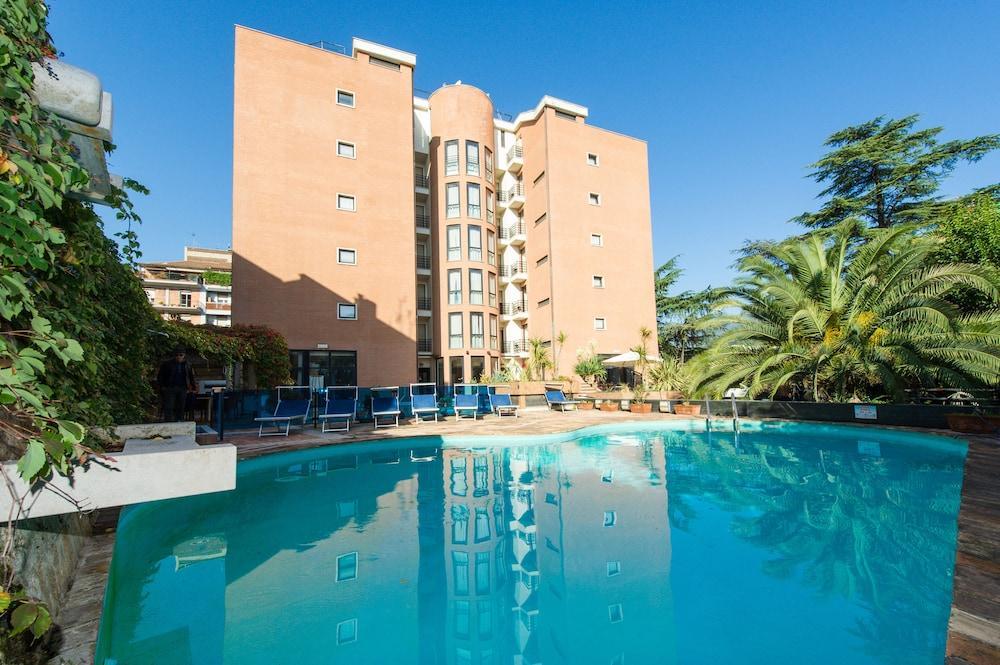 טרני Hotel Michelangelo Palace & Spa מראה חיצוני תמונה