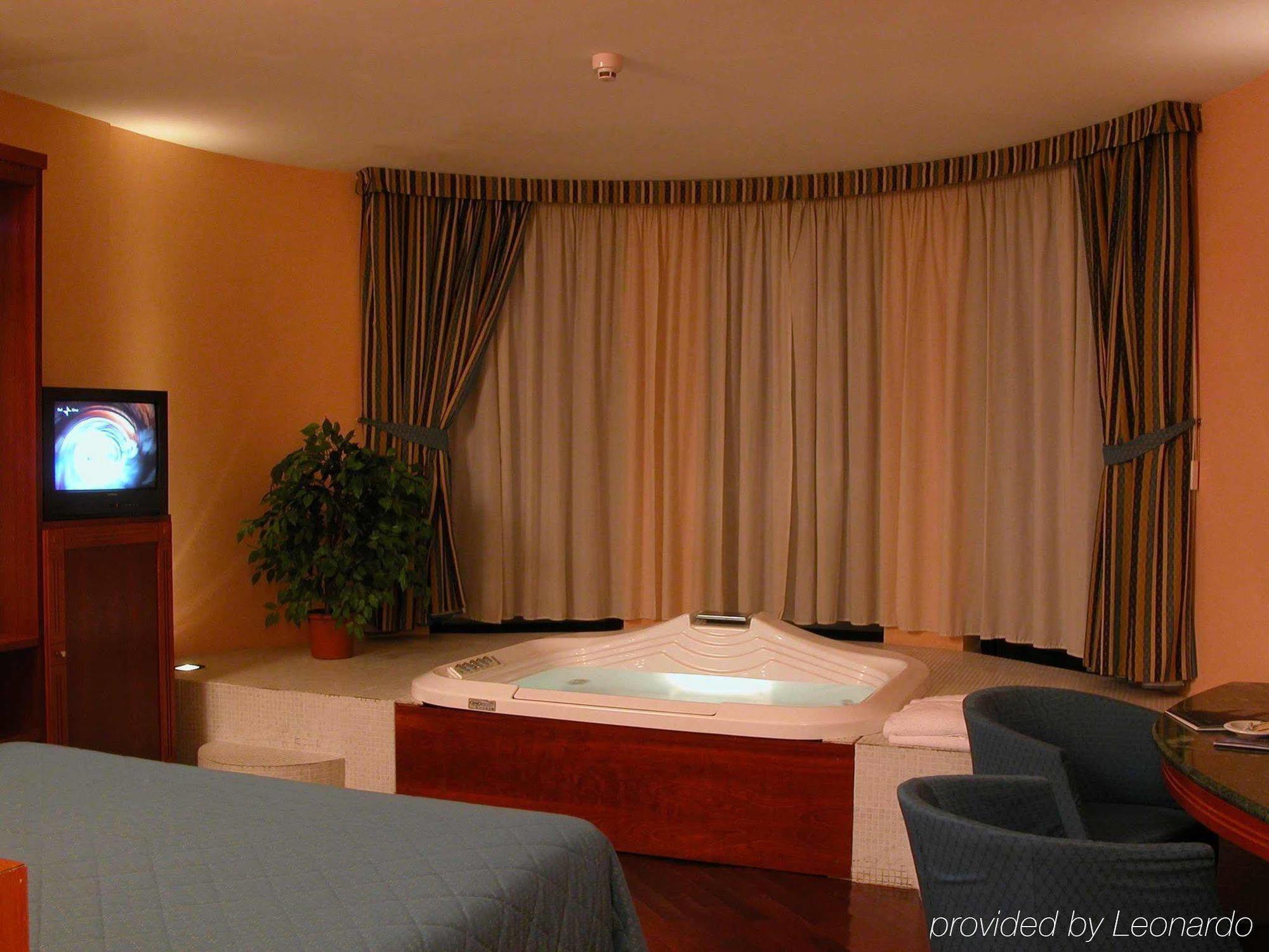 טרני Hotel Michelangelo Palace & Spa מראה חיצוני תמונה