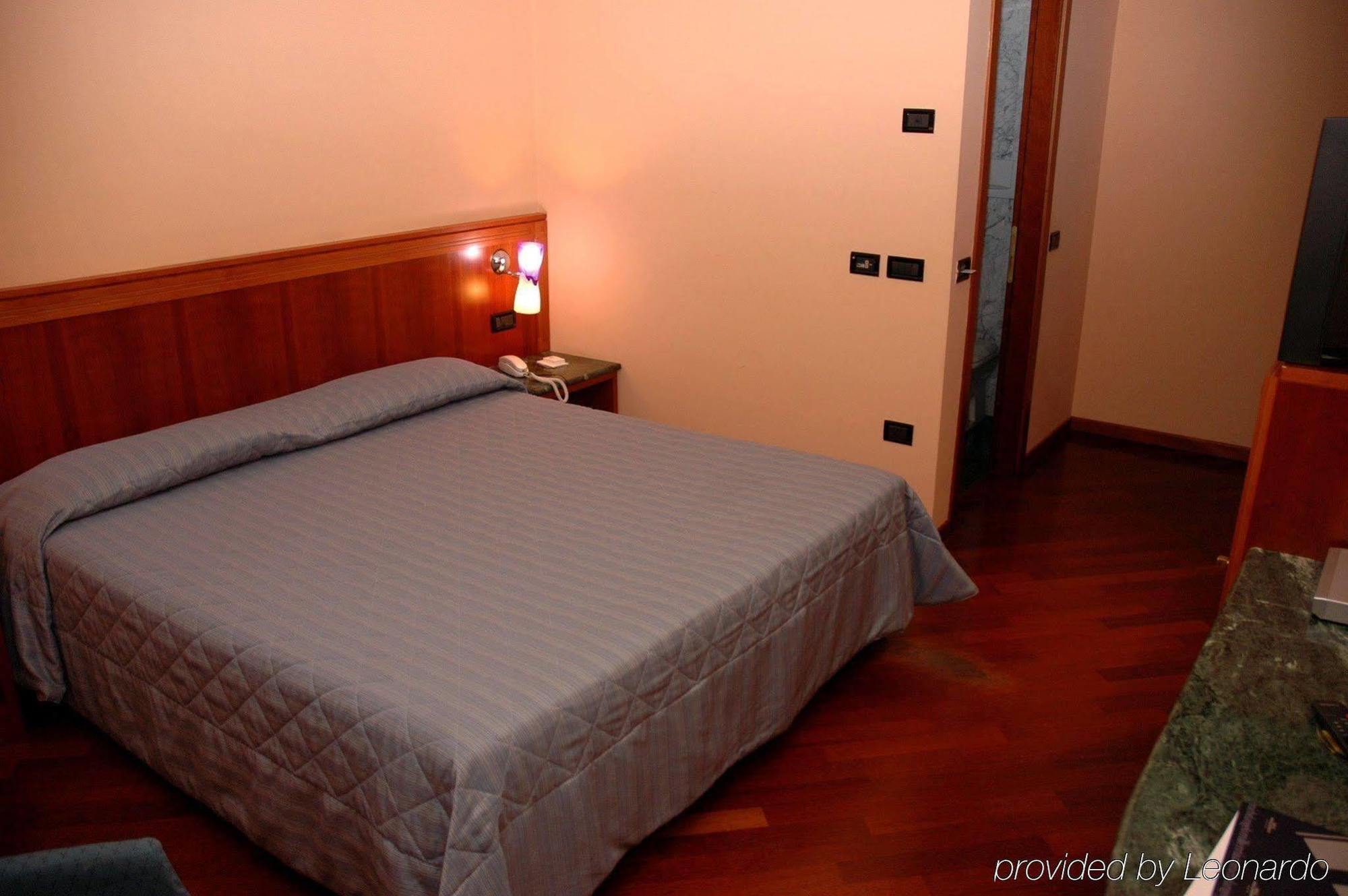 טרני Hotel Michelangelo Palace & Spa מראה חיצוני תמונה