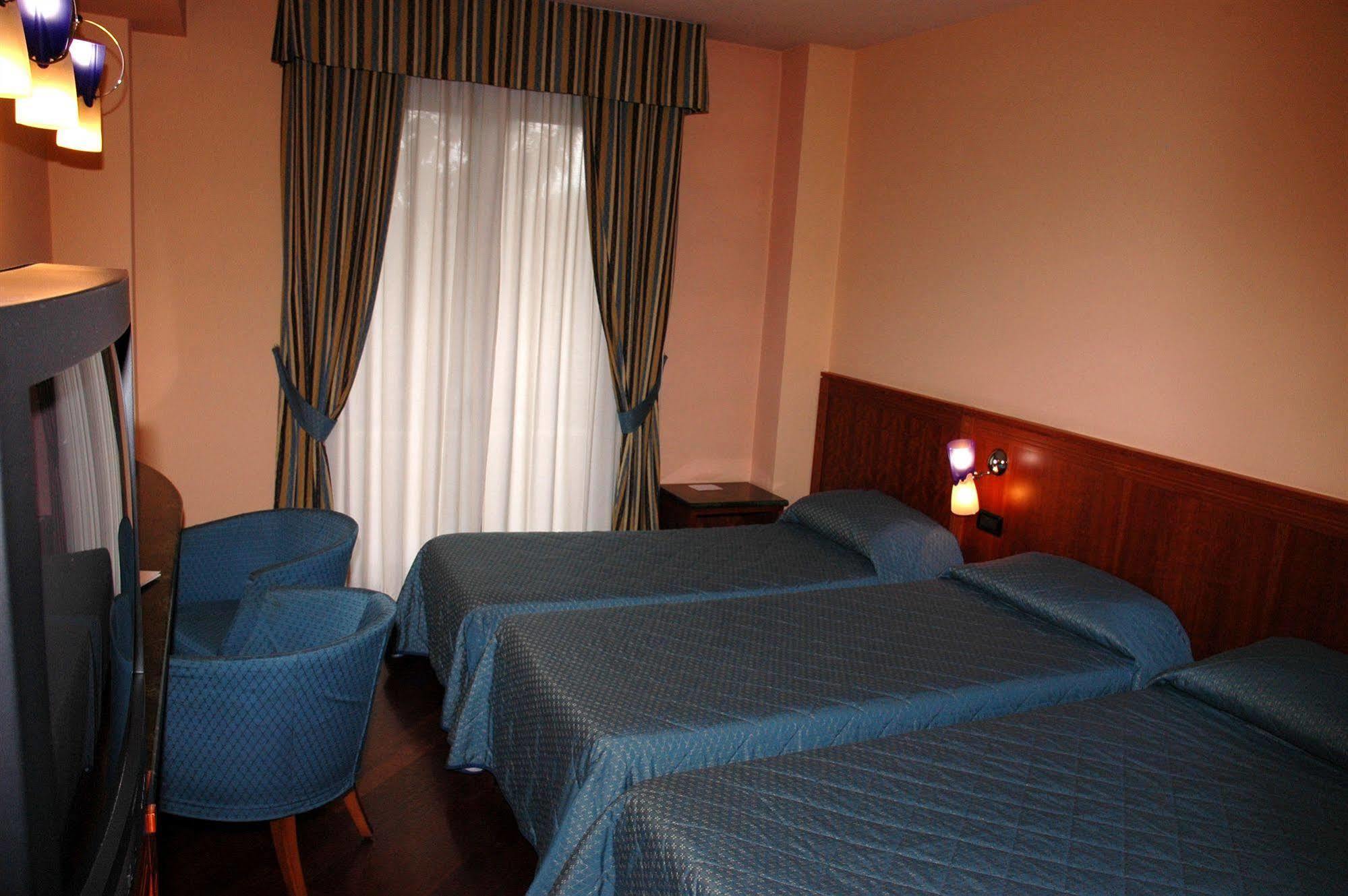 טרני Hotel Michelangelo Palace & Spa מראה חיצוני תמונה