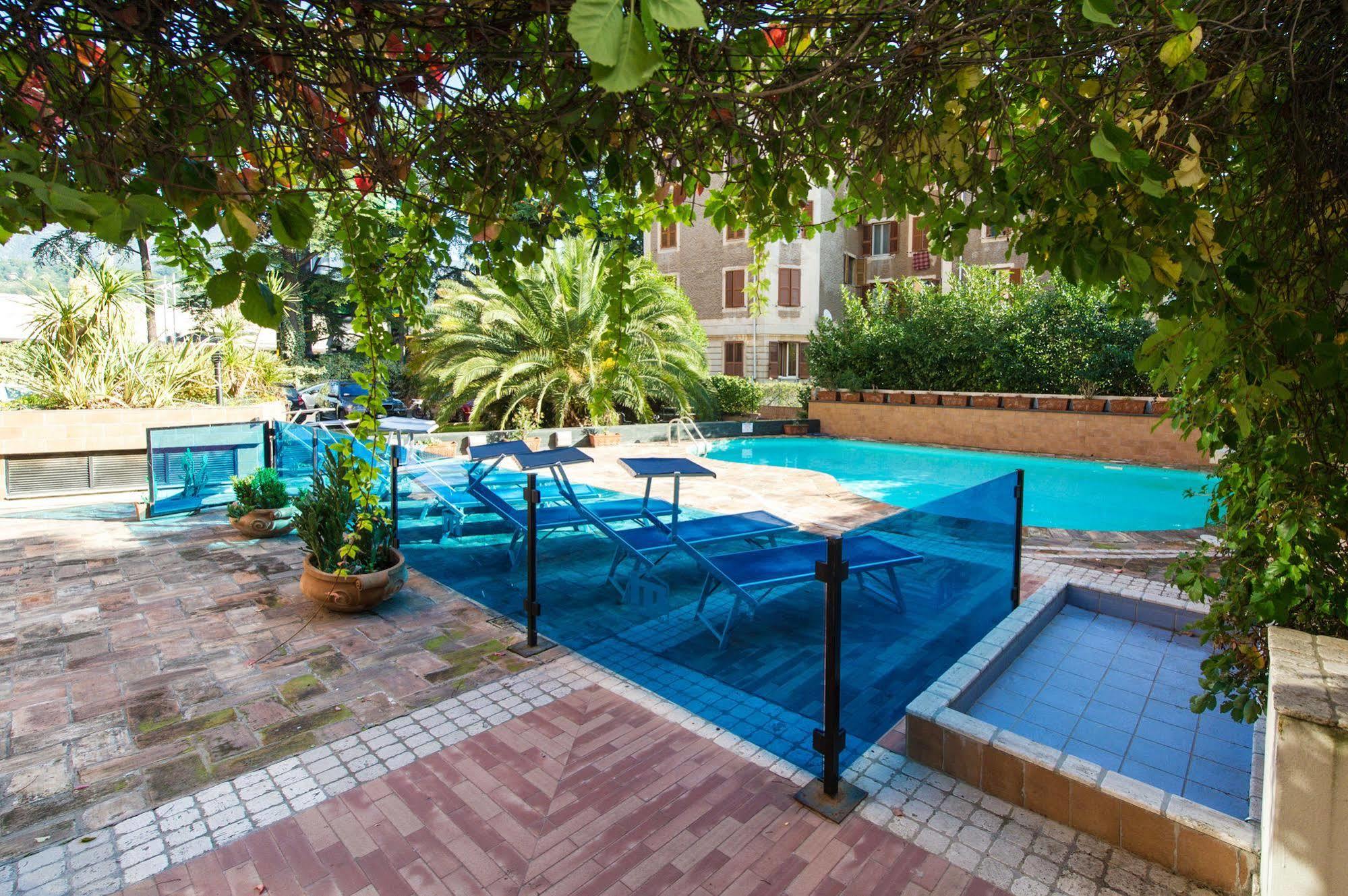 טרני Hotel Michelangelo Palace & Spa מראה חיצוני תמונה
