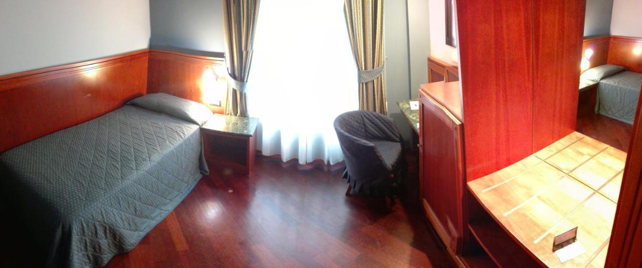 טרני Hotel Michelangelo Palace & Spa מראה חיצוני תמונה